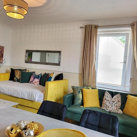 4 Bedrooms Apartment By Sensational Stay Short Lets & Serviced Accommodation EDI Kültér fotó