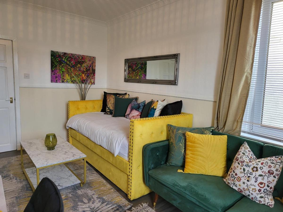 4 Bedrooms Apartment By Sensational Stay Short Lets & Serviced Accommodation EDI Kültér fotó