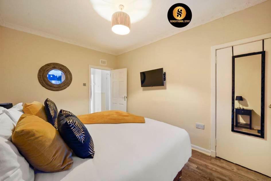 4 Bedrooms Apartment By Sensational Stay Short Lets & Serviced Accommodation EDI Kültér fotó