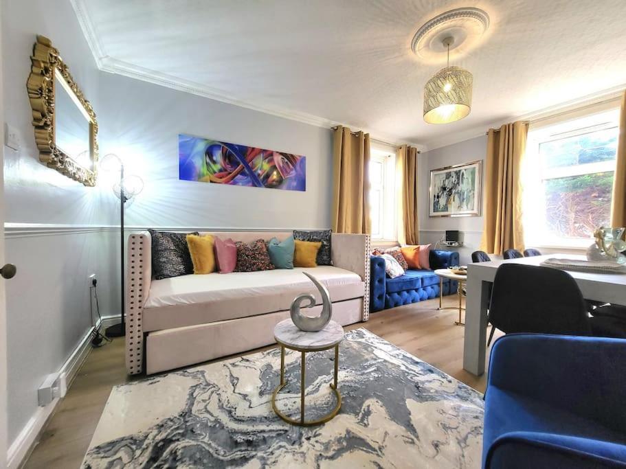 4 Bedrooms Apartment By Sensational Stay Short Lets & Serviced Accommodation EDI Kültér fotó