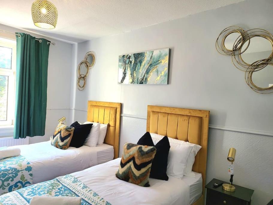 4 Bedrooms Apartment By Sensational Stay Short Lets & Serviced Accommodation EDI Kültér fotó