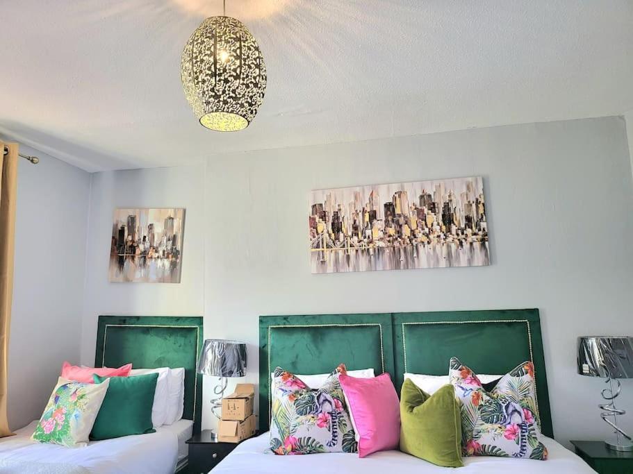 4 Bedrooms Apartment By Sensational Stay Short Lets & Serviced Accommodation EDI Kültér fotó